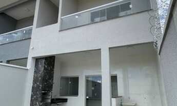 Imagem 2: Sobrado excelente acabamento 2/4 sendo uma suíte