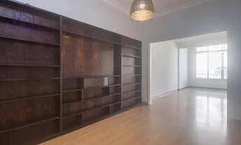 Imagem 2: Apartamento para aluguel tem 132 metros quadrados com 3 quartos no Leblon