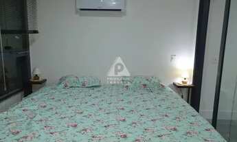 Imagem 3: Em Copacabana: Maravilhoso apartamento de 2 quartos, com varandão e 1 vaga na escritura