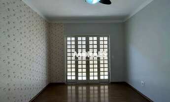 Imagem 6: Casa espaçosa com 3 dormitórios (sendo 2 suítes) para alugar, 250 m² por R$ 3.100/mês - Ja