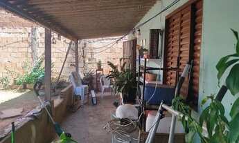 Imagem 6: Vendo lote com casa de fundo