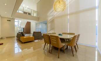 Imagem 5: Casa moderna com área de lazer e ambientes amplos