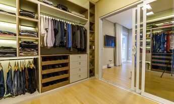 Imagem 7: Casa moderna com área de lazer e ambientes amplos