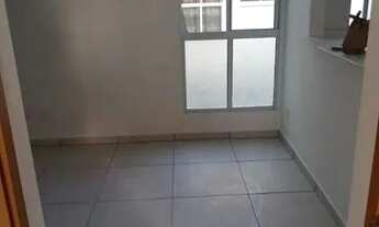 Imagem 2: Apartamento em Abrantes, 2/4, Sala, Cozinha, Banheiro e Garagem. Excelente Localização