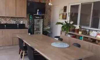 Imagem 5: ARNIQUEIRAS: Style House 4 qt/St, pisc/chursq, td.armarios, 270m2, condm.no centro da city