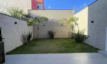 Imagem 4: Sobrado para venda possui 140 metros quadrados com 3 quartos em Ahú - Curitiba - PR