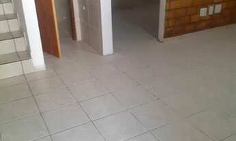 Imagem 3: Casa tipo sobrado. no Bessa 2 quartos.82m2. alugo. tratar pelo wats.83.98687.6202