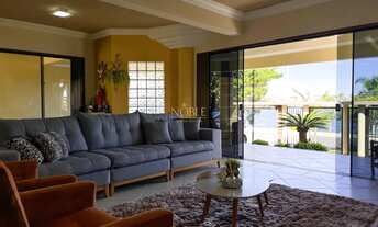 Imagem 4: Casa mobiliada com 3 suítes, piscina e 4 vagas Centro de Torres