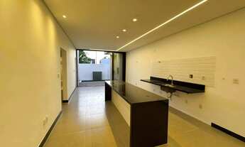 Imagem 4: Oportunidade Única: Casa de Alto Padrão no Condomínio Maluí Residence!