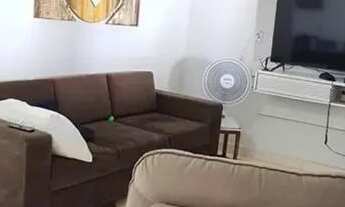 Imagem 4: Este imóvel encantador oferece um lote generoso de 300 metros quadrados!