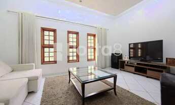 Imagem 6: Elegância e Espaço no Coração do Bairro Comendador Mancor Daud: Casa de 531m² à Venda