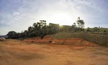 Imagem 5: Terreno de 6.200m² em Extrema MG com escritura, platô pronto, vista panorâmica e infraestr