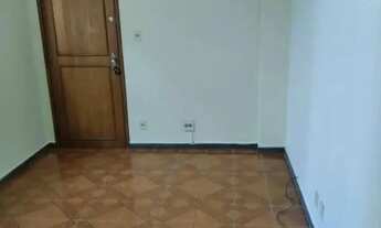 Imagem 2: Apartamento com dois quartos, banheiro e área privativa