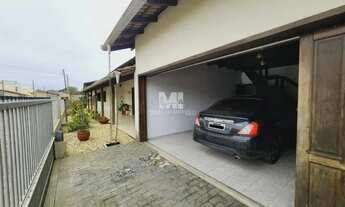 Imagem 3: Imóvel para venda tem 258 metros quadrados com 4 quartos em Centro - Barra Velha - SC