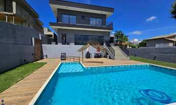 Imagem 6: Sobrados à venda no Ninho Verde 1, contendo 5 dormitórios, área de lazer com piscina