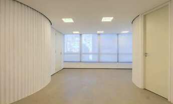 Imagem 7: Conjunto Comercial de Luxo em Condomínio no Jardim Europa, São Paulo-SP: 2 Vagas e 200m² d