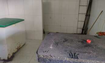 Imagem 3: Venda de um box Galpão / depósito com 4 vagas na garagem