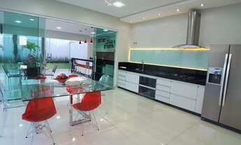 Imagem 3: Casa com Alto padrão de construção, com acabamento no blindex