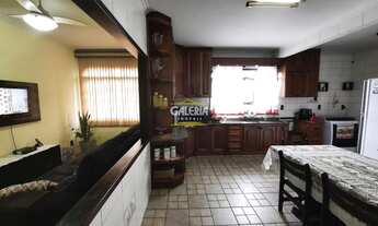 Imagem 7: Sobrado para venda tem 386 metros quadrados com 4 quartos em Boa Vista - Joinville - SC