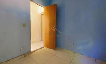 Imagem 2: Casa de 2 quartos, 1 sala, 1 banheiro, lote plano, quintal, área de serviço, terraço com u