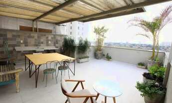 Imagem: Cobertura mobiliada e equipada com três