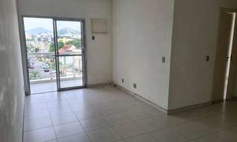 Imagem 2: Apartamento com 2 dormitórios à venda, 65 m² por R$ 325.000,00 - Vila Valqueire - Rio de J