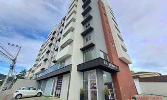 Imagem: Apto semimobiliado com 2 dormitórios para