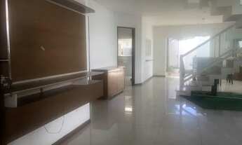 Imagem 2: Apartamento para aluguel e venda possui 200 metros quadrados com 4 quartos