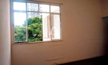 Imagem: Tijuca, ao lado do metrô Afonso Pena. 2