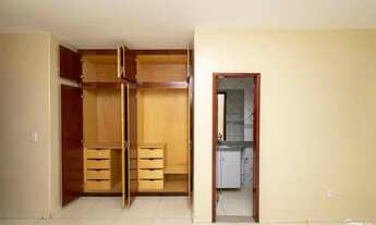 Imagem 7: Casa para aluguel possui 228 metros quadrados com 5 quartos em Setor Sudoeste - Goiânia