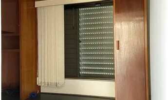 Imagem 7: REPLETO DE ARMÁRIOS PLANEJADOS , ASSOALHO EM MADEIRA , BOX BLINDEX , MUITO REQUINTE !