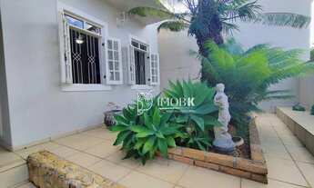 Imagem 2: Casa com 3 dormitórios, 1 suíte, 226 m² por R$ 890 mil