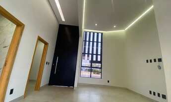 Imagem 3: Casa a venda no Condomínio Village Provence, 3 suítes, escritório, piscina, zona sul