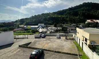 Imagem 2: Apartamento à Venda no Bairro Vila Nova, Imbituba/SC - 2 Dormitórios e Sacada com Churrasq