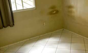 Imagem 3: Casa no sítio verde