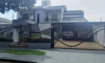 Imagem 2: Sobrado Impecável 320m², 4 quartos, 4 banheiros com espaço para Piscina à 9min de Maringá