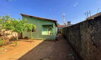 Imagem 2: OPORTUNIDADE Casa com 2 dormitórios