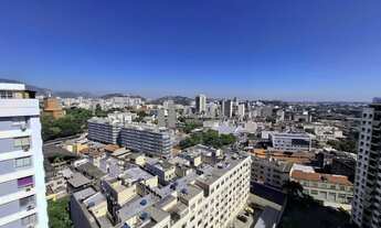 Imagem 2: Conforto e praticidade esperam por você! Este apartamento à venda na Tijuca, no Condomínio