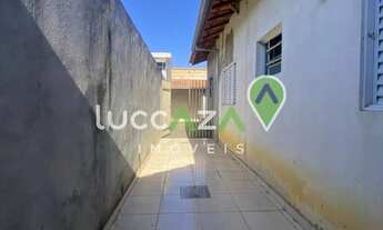 Imagem 4: Imperdível Casa à Venda em Jacareí-SP, Bairro Bandeira Branca: 2 Quartos, 1 Suíte e 130m²