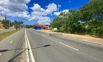 Imagem: Lote com 24 metros de frente para a Av