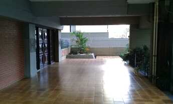 Imagem 3: Apartamento para venda possui 90 metros quadrados com 3 quartos em Centro - Curitiba - PR