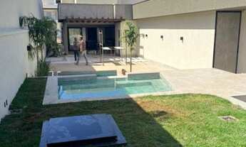 Imagem 2: Casa de condomínio para venda tem 292 metros quadrados com 4 quartos