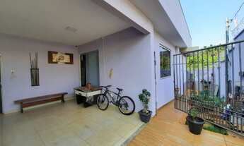 Imagem 2: Casa para venda possui 160 m2 com 3 quartos e piscina no Interlagos