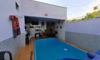 Imagem 4: Casa para venda possui 160 m2 com 3 quartos e piscina no Interlagos