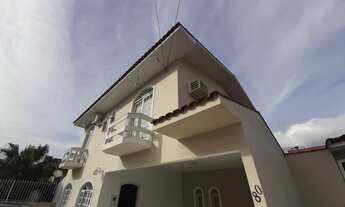 Imagem: Casa super bem conservada de 4 dormitórios