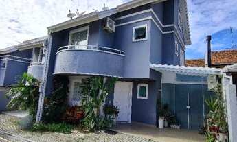 Imagem: Lindo sobrado em cond. Com fino acabamento