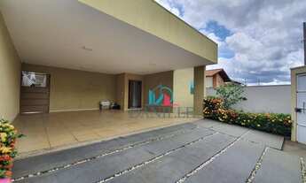 Imagem: Casa térrea com 3 dormitórios localizada