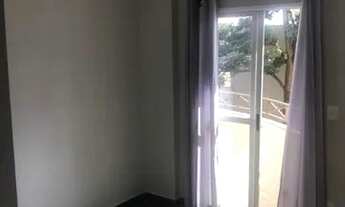 Imagem 3: Em frente ao shopping plaza.1 quarto.com armarios e ar condicionado