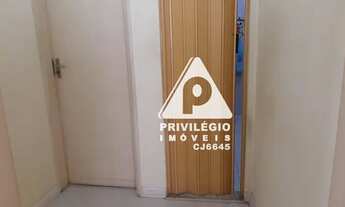 Imagem 7: Tijuca! Maracanã! Apartamento, sala, 2 quartos, dependências completas de empregada, 64m²