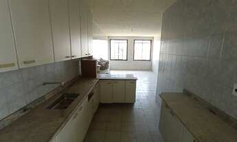 Imagem 4: Imóvel comercial para aluguel possui 450 metros quadrados com 8 quartos em Renascença - BH